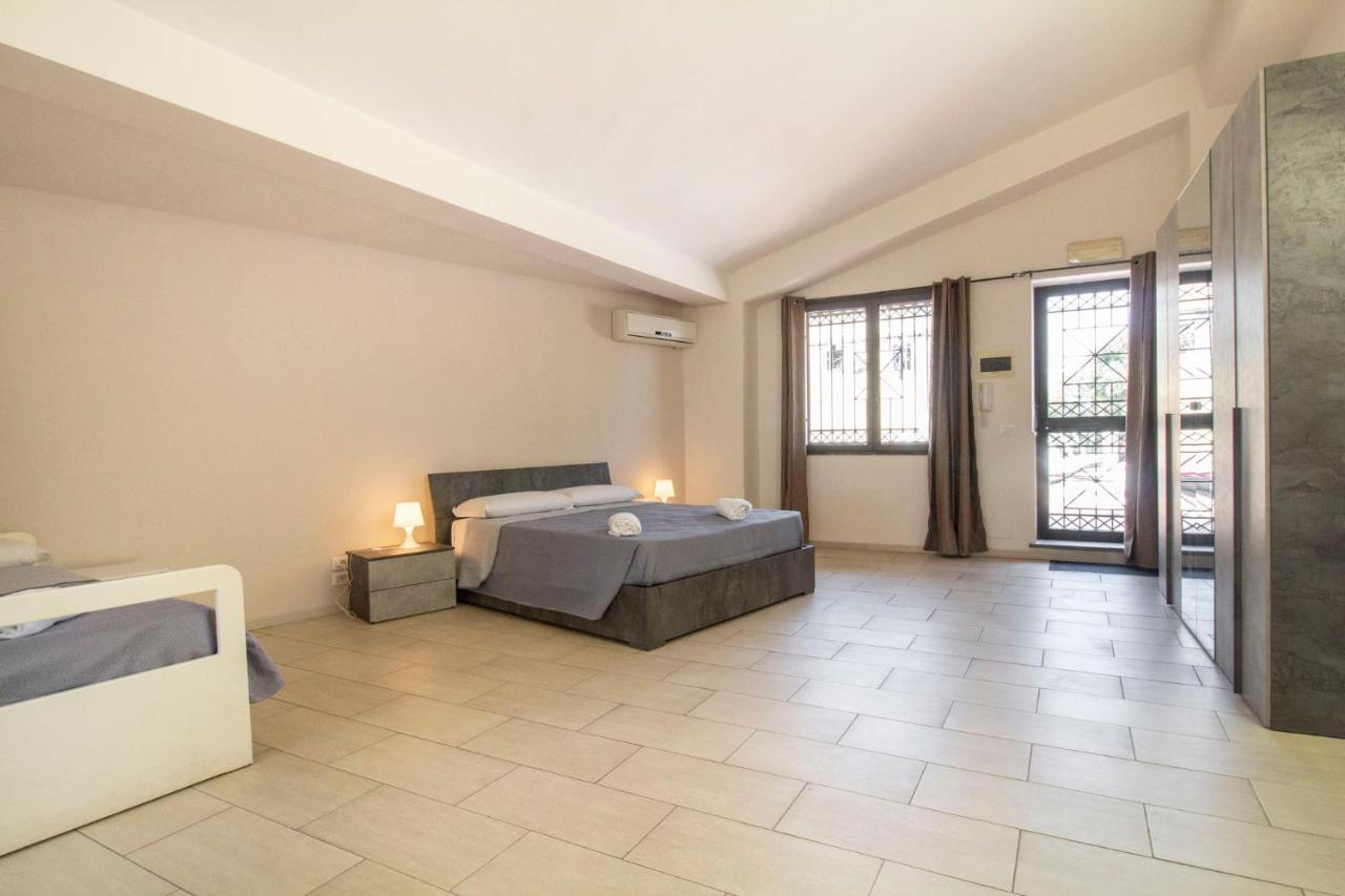 Royal Playa Suite And Apartament -Private Parking- Self Chek Out Katania Zewnętrze zdjęcie
