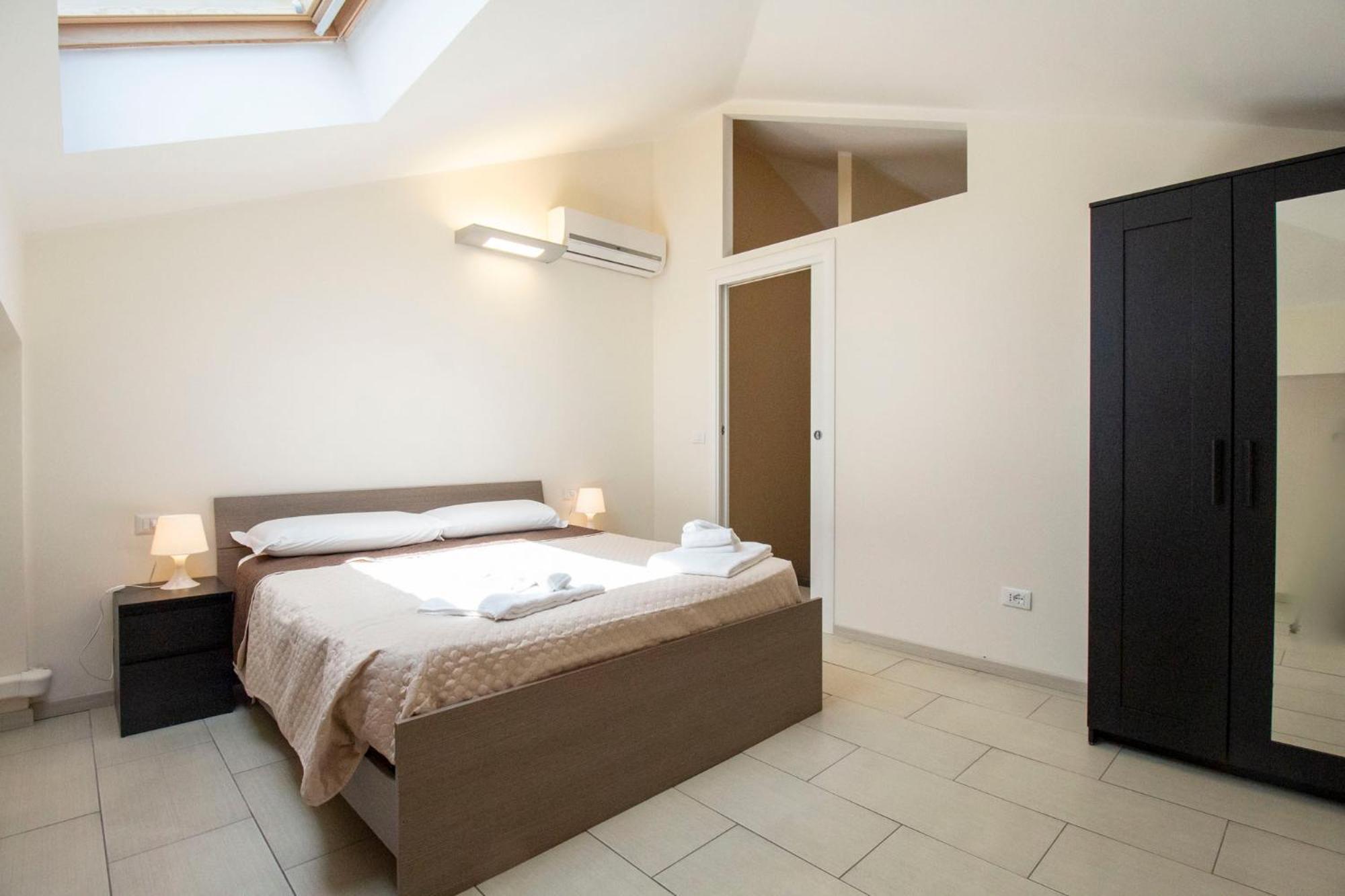 Royal Playa Suite And Apartament -Private Parking- Self Chek Out Katania Zewnętrze zdjęcie